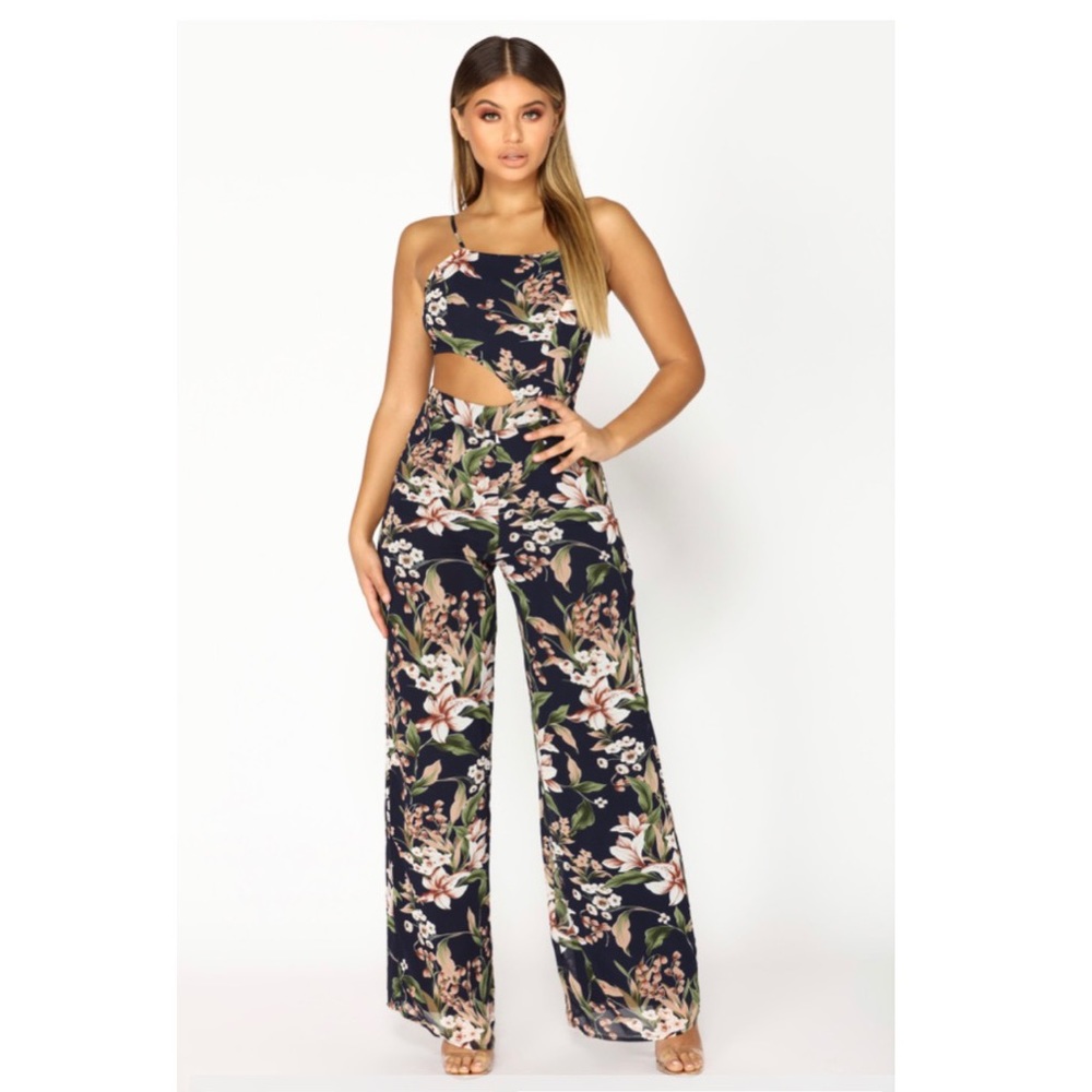 Fashion nova blue floral jumper